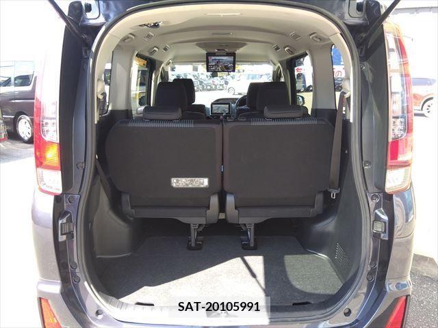 Toyota NOAH 2015-01 365089-15