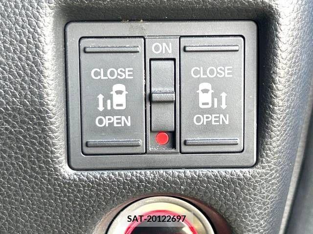 Honda N BOX CUSTOM 2017-11 306948-5