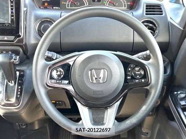 Honda N BOX CUSTOM 2017-11 306948-11