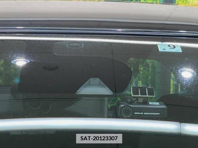 Nissan NOTE 2017-08 349124-2