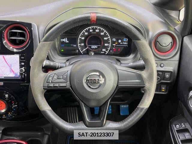 Nissan NOTE 2017-08 349124-11