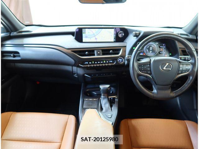 Lexus UX 2019-08 388249-5