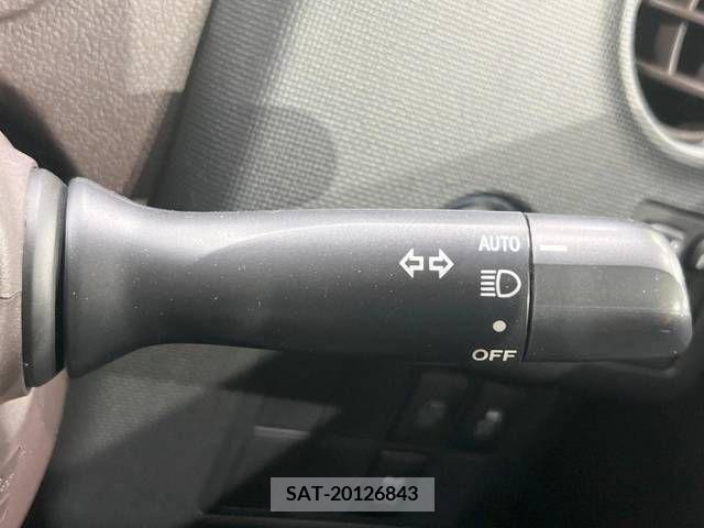 Toyota SPADE 2013-05 313672-6