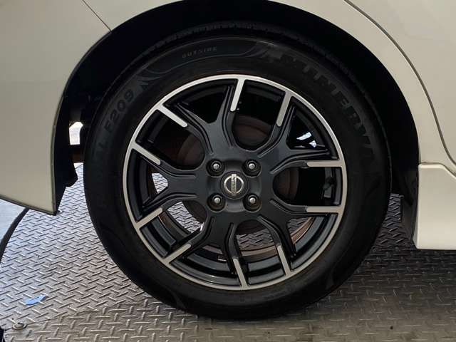 Nissan NOTE 2014-12 182570-17