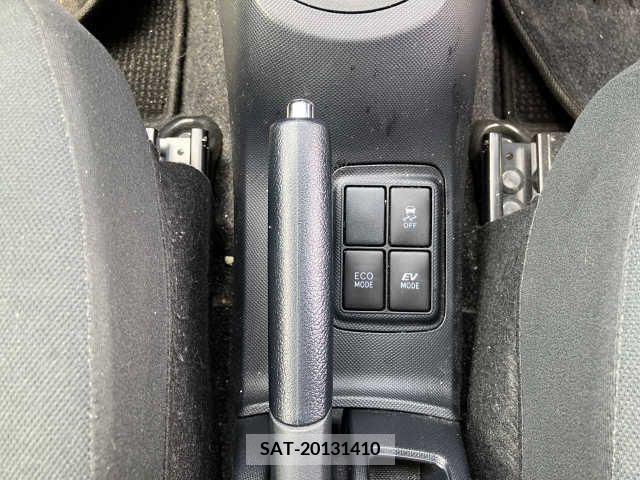 Toyota AQUA 2015-07 292192-5