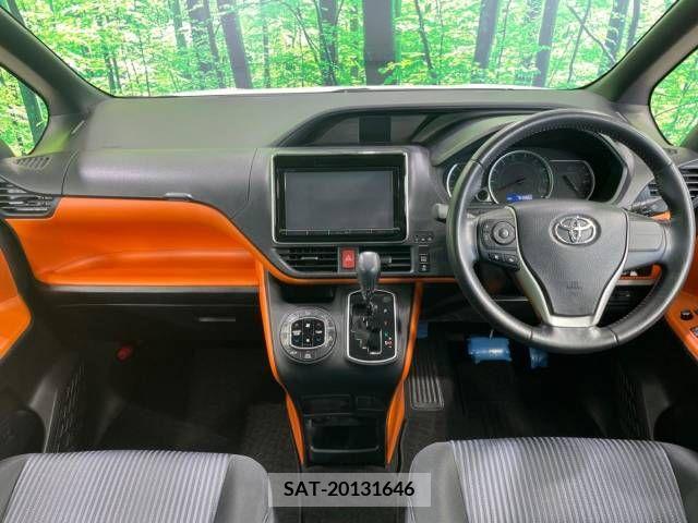 Toyota VOXY 2014-04 348012-1