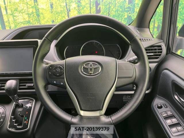 Toyota VOXY 2015-02 220295-12