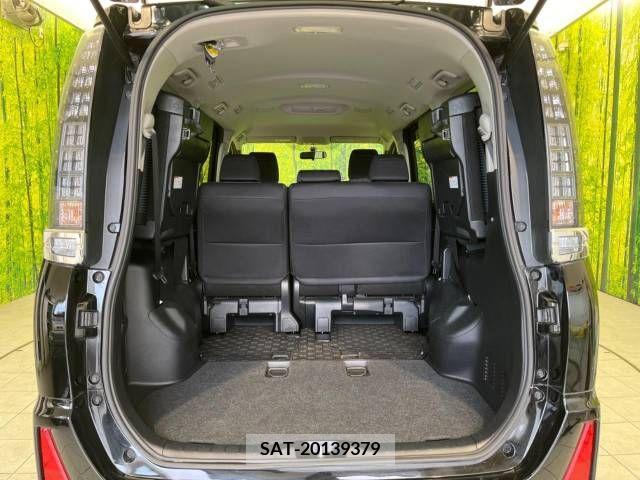Toyota VOXY 2015-02 220295-11