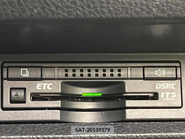Toyota VOXY 2015-02 220295-5