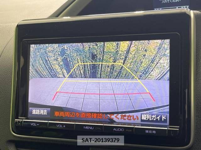 Toyota VOXY 2015-02 220295-4