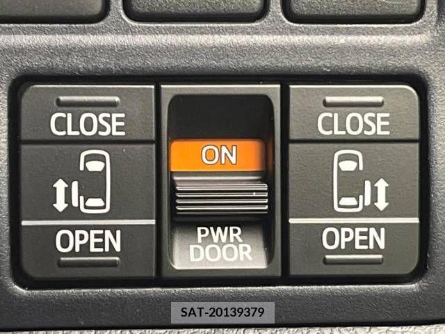 Toyota VOXY 2015-02 220295-3
