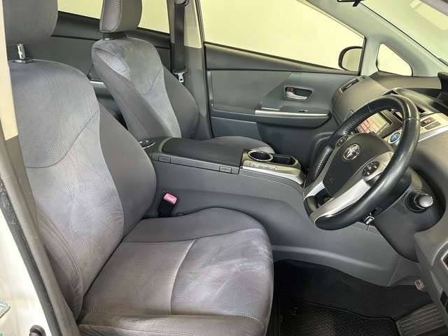 Toyota PRIUS ALPHA 2011-12 191865-18