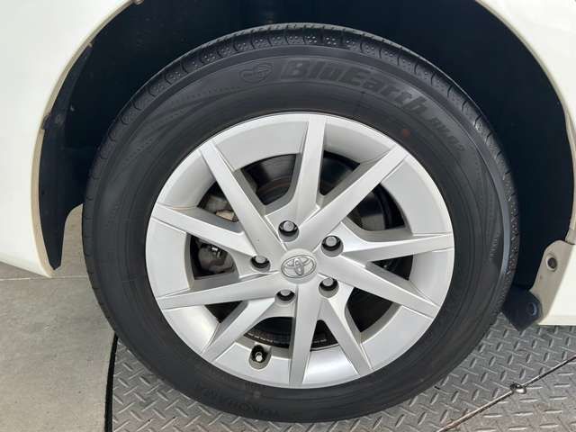 Toyota PRIUS ALPHA 2011-12 191865-14