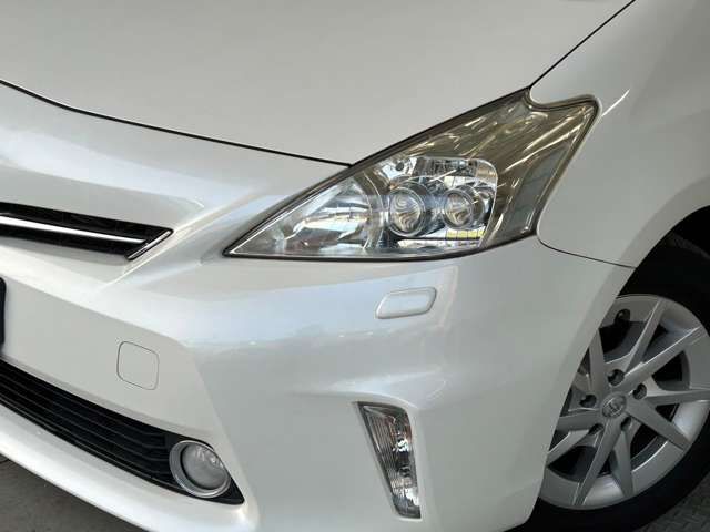 Toyota PRIUS ALPHA 2011-12 191865-4