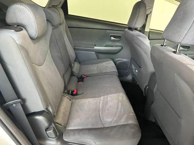 Toyota PRIUS ALPHA 2011-12 191865-19