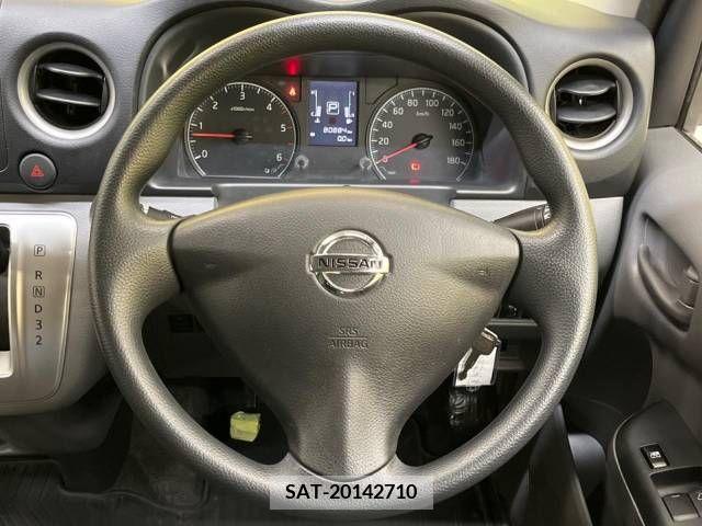 Nissan NV350 Caravan 2016-10 345134-11