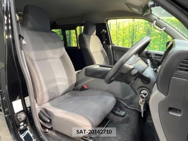Nissan NV350 Caravan 2016-10 345134-8