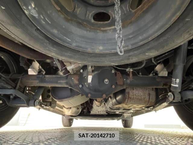 Nissan NV350 Caravan 2016-10 345134-19