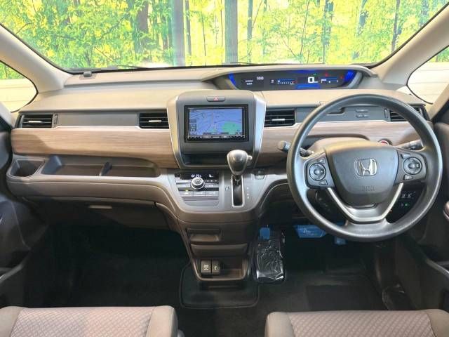Honda FREED 2020-12 15957-1