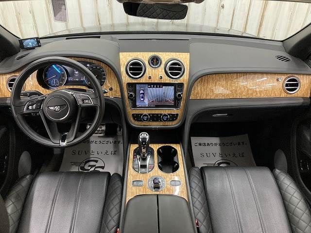 Bentley BENTAYGA 2016-09 22030-2