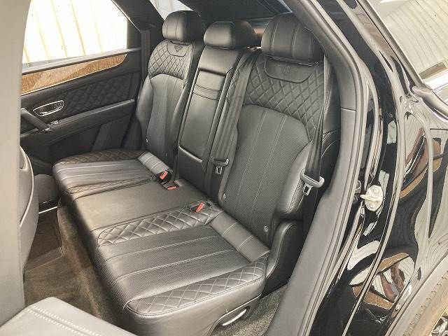 Bentley BENTAYGA 2016-09 22030-6