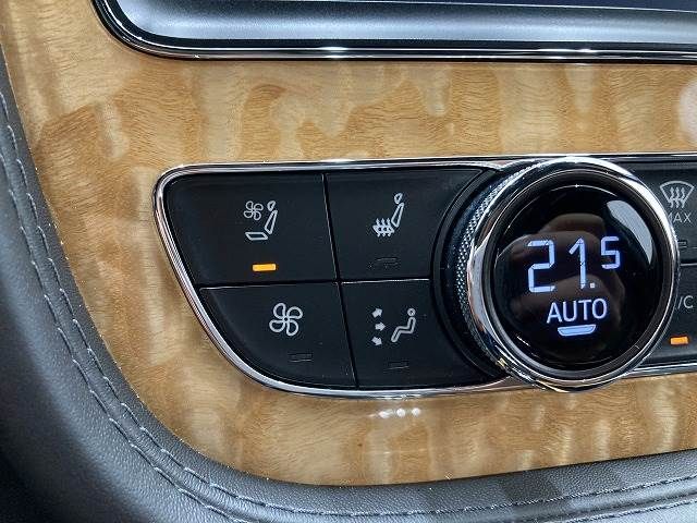 Bentley BENTAYGA 2016-09 22030-13