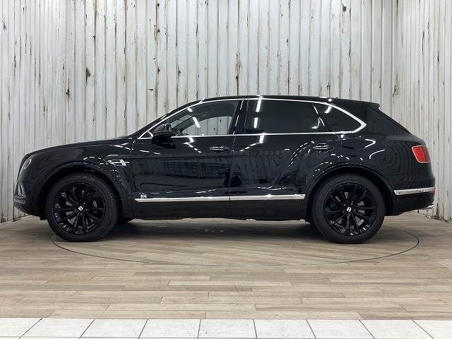 Bentley BENTAYGA 2016-09 22030-17