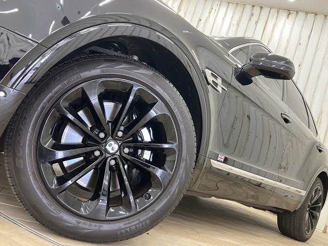 Bentley BENTAYGA 2016-09 22030-19