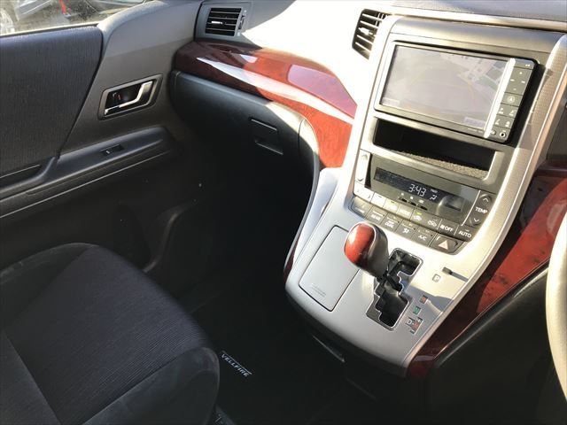 Toyota VELLFIRE 2010-11 193569-19
