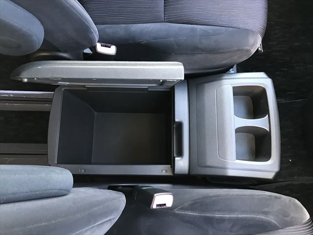 Toyota VELLFIRE 2010-11 193569-24