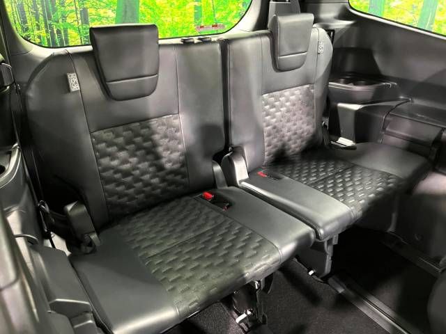 Toyota VOXY HYBRID 2022-09 25165-10