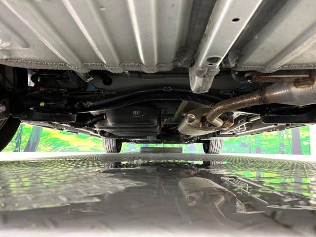 Toyota VOXY HYBRID 2022-09 25165-19