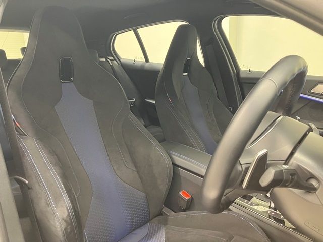 Bmw 1 SERIES 2023-03 23228-2