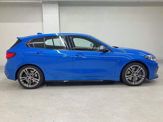 Bmw 1 SERIES 2023-03 23228-1