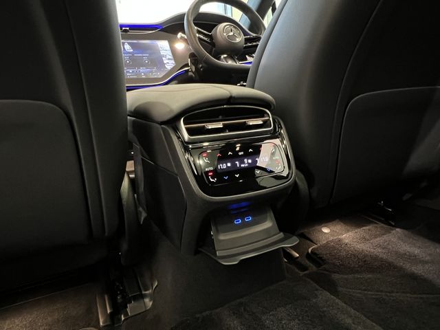Mercedes Benz EQS 2022-09 28748-14
