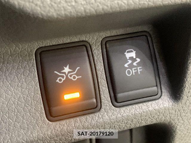 Nissan NV350 Caravan 2019-04 385877-16