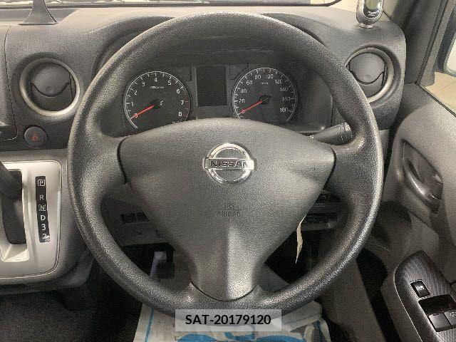 Nissan NV350 Caravan 2019-04 385877-13
