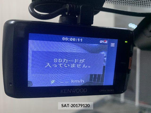 Nissan NV350 Caravan 2019-04 385877-10
