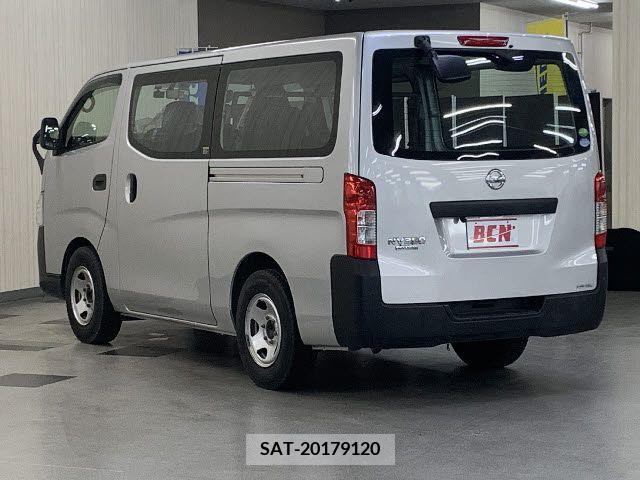 Nissan NV350 Caravan 2019-04 385877-8