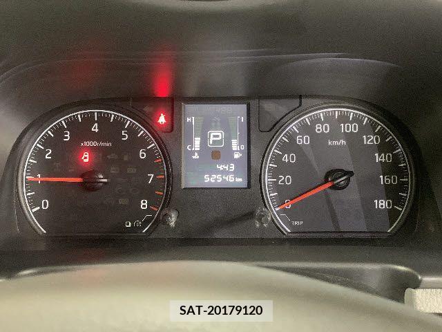 Nissan NV350 Caravan 2019-04 385877-7