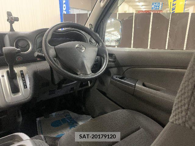 Nissan NV350 Caravan 2019-04 385877-21