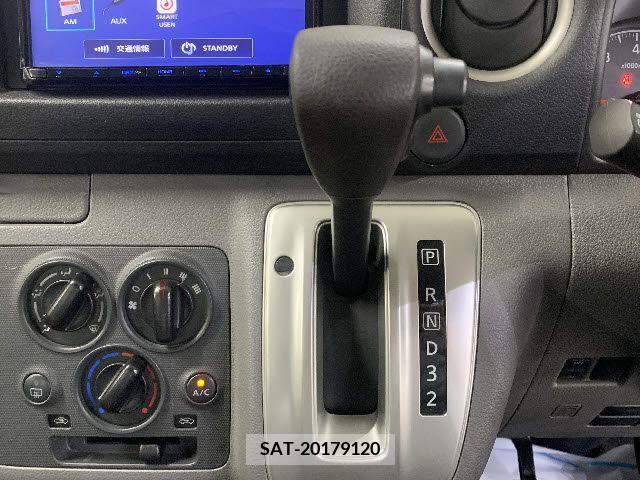 Nissan NV350 Caravan 2019-04 385877-19