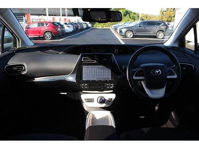 Toyota PRIUS 2017-04 187858-9