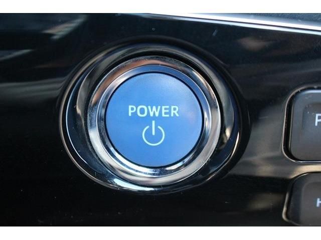 Toyota PRIUS 2017-04 187858-15