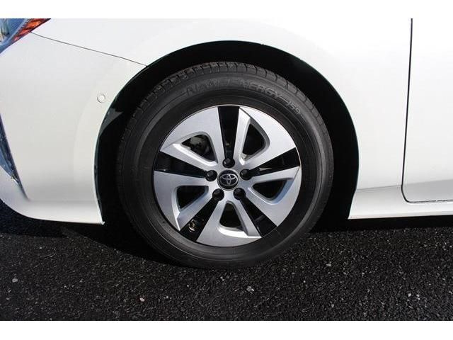 Toyota PRIUS 2017-04 187858-8
