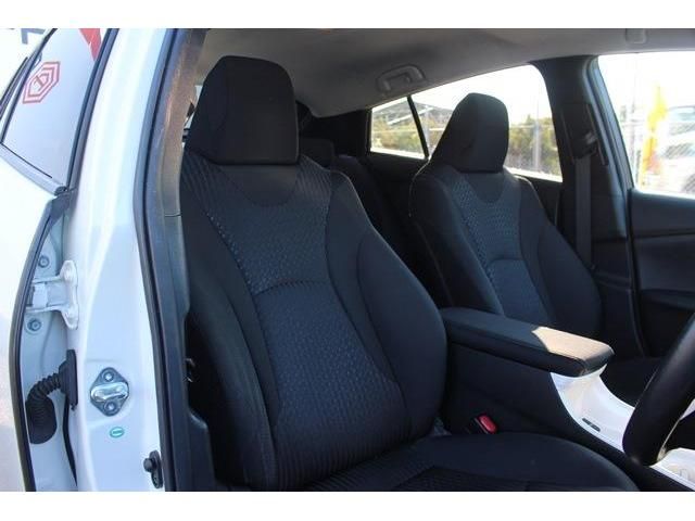 Toyota PRIUS 2017-04 187858-11