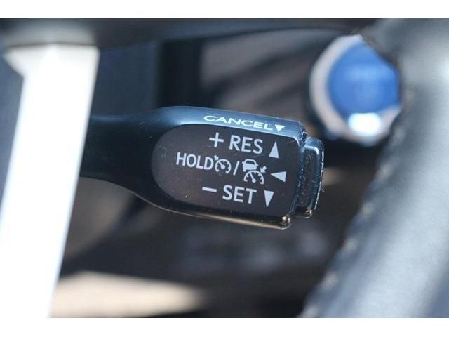 Toyota PRIUS 2017-04 187858-14