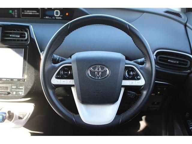 Toyota PRIUS 2017-04 187858-10