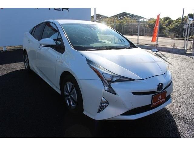 Toyota PRIUS 2017-04 187858-3