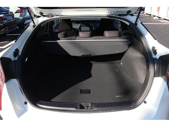 Toyota PRIUS 2017-04 187858-13